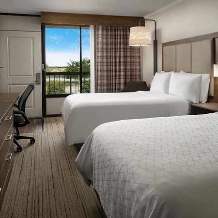 Holiday Inn Express At Monterey Bay By Ihg Сисайд Экстерьер фото