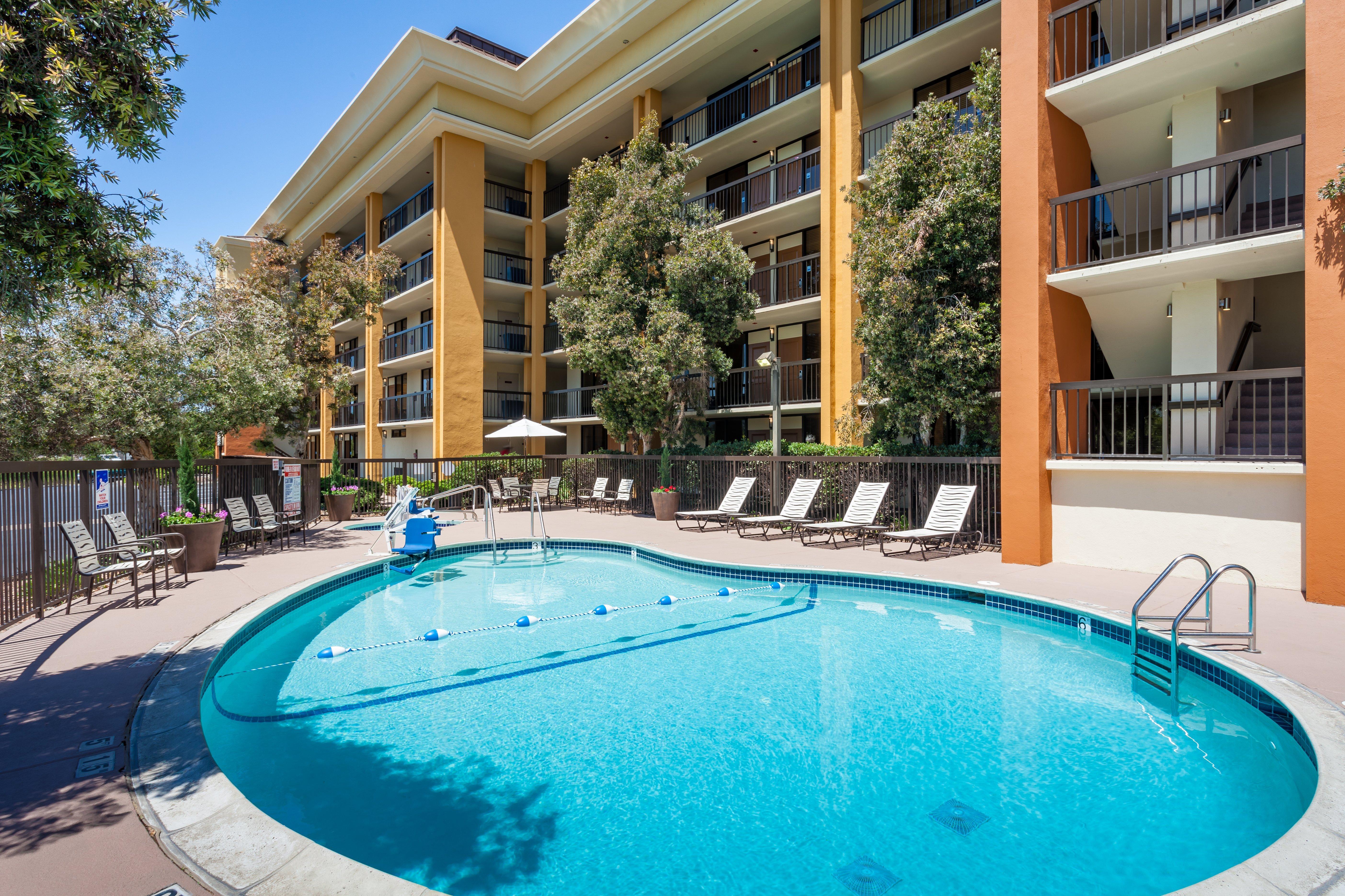 Holiday Inn Express At Monterey Bay By Ihg Сисайд Экстерьер фото